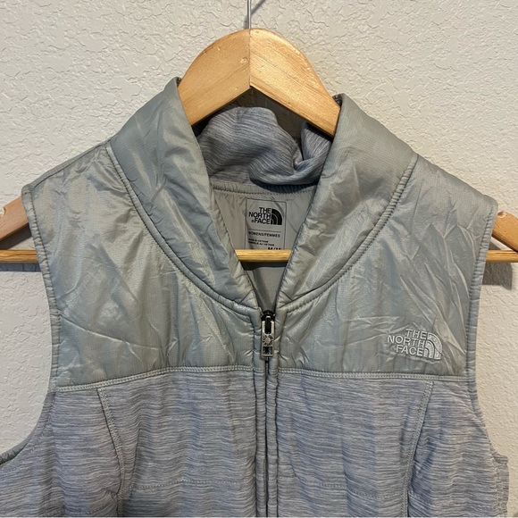 North Face Silver Gray Puffer Vest M - Picture 3 of 7